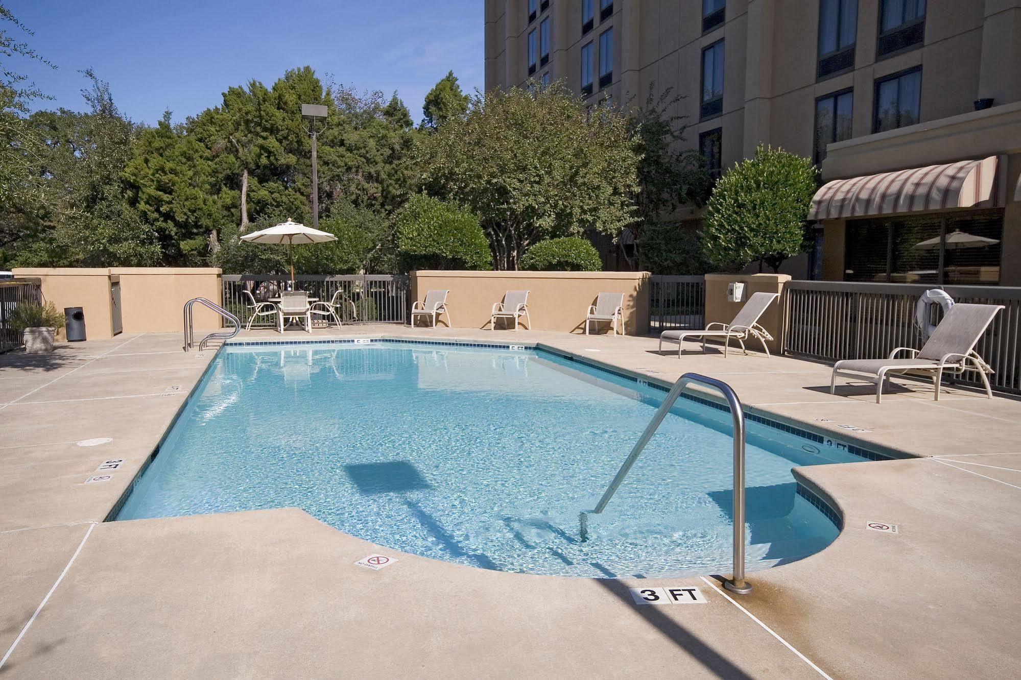 Hampton Inn Austin Nw Near The Domain Экстерьер фото